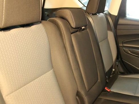 Used 2018 Ford Escape SE image 13