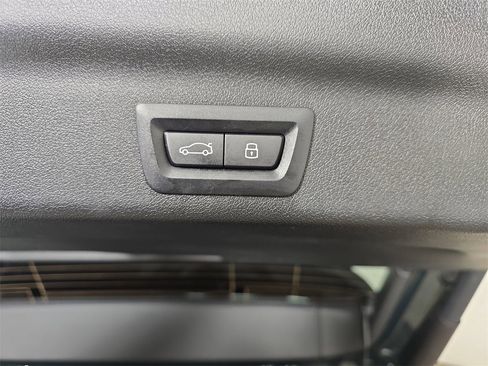 Used 2025 BMW X1 xDrive28i w/ Technology Package image 16