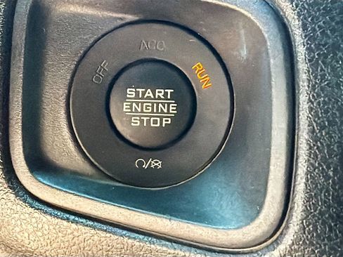 Used 2024 Jeep Wrangler Unlimited Sport AWD/4WD image 30