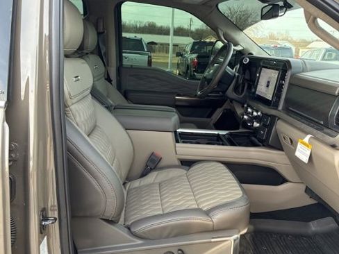 Used 2026 Ford F450 Platinum w/ Platinum Plus Package image 33