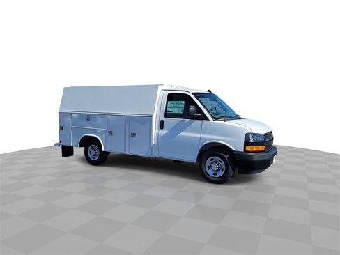 New 2025 Chevrolet Express 3500 w/ Power Convenience Package image 2