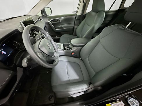 Used 2025 Toyota RAV4 LE image 13