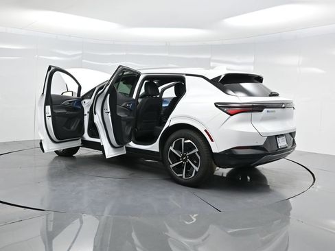 Used 2025 Chevrolet Equinox EV LT w/ Convenience Package image 48