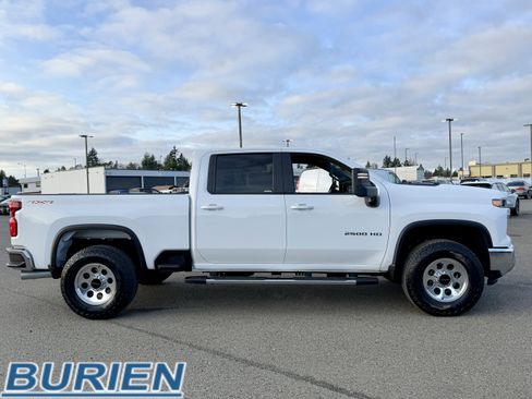 Used 2024 Chevrolet Silverado 2500 LT image 5