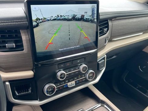 Used 2024 Ford Expedition Limited AWD/4WD image 23