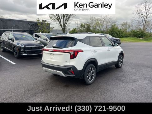 Used 2024 Kia Seltos LX AWD/4WD image 5