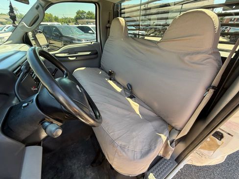 Used 2003 Ford F450 2WD Regular Cab Super Duty image 11