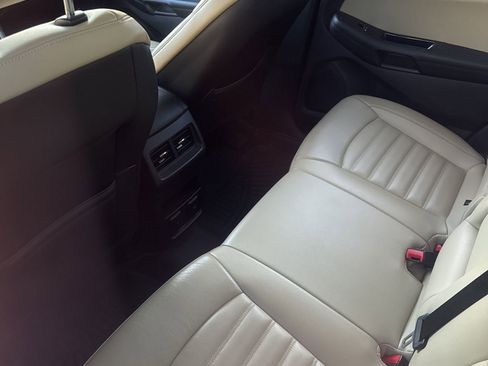 Used 2016 Ford Edge SEL w/ Equipment Group 201A image 6