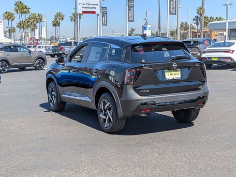 New 2026 Nissan Kicks SV w/ SV Premium Package image 7