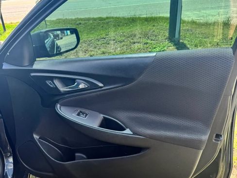 Used 2017 Chevrolet Malibu LS w/ LPO, Convenience Package 1 FWD image 18