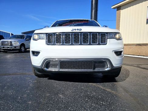 Used 2017 Jeep Grand Cherokee Limited image 31