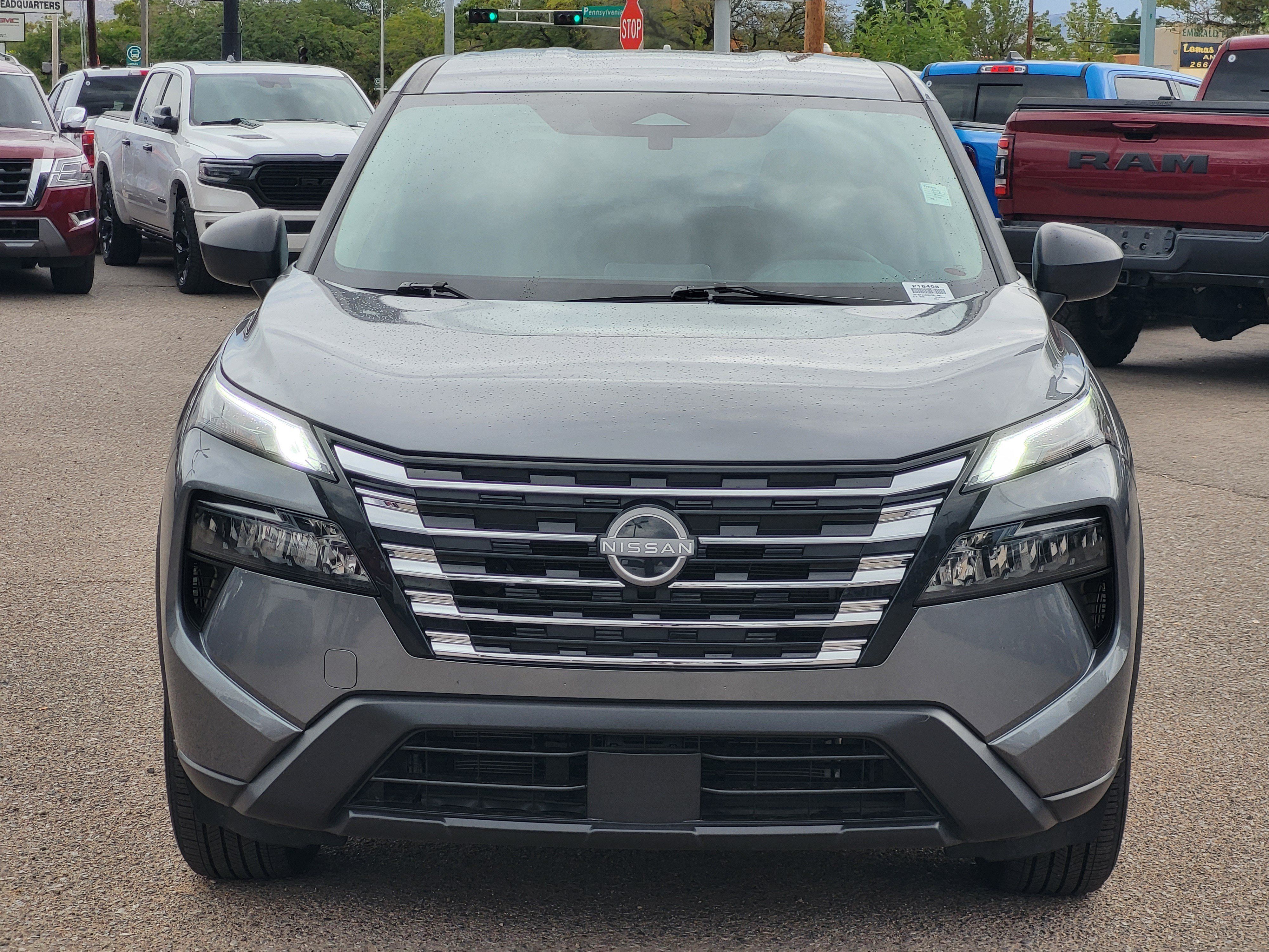 Certified 2025 Nissan Rogue S AWD/4WD image 2