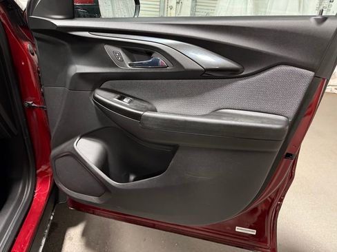 Used 2023 Chevrolet TrailBlazer LT w/ Convenience Package image 9