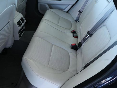 Used 2016 Jaguar XF Prestige image 30