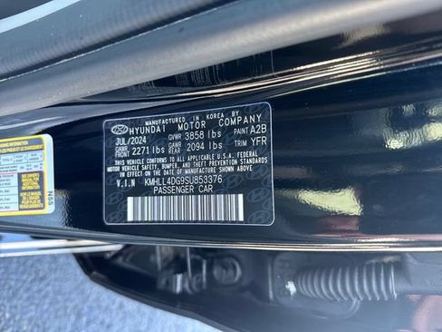 Used 2025 Hyundai Elantra SE FWD image 34