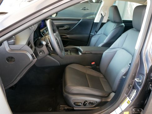 Used 2023 Lexus ES 250 w/ Premium Package AWD/4WD image 2