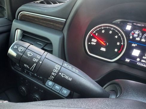 Used 2021 Chevrolet Suburban High Country image 25