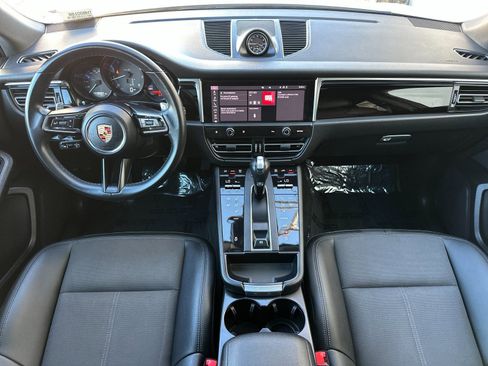 Used 2024 Porsche Macan image 15