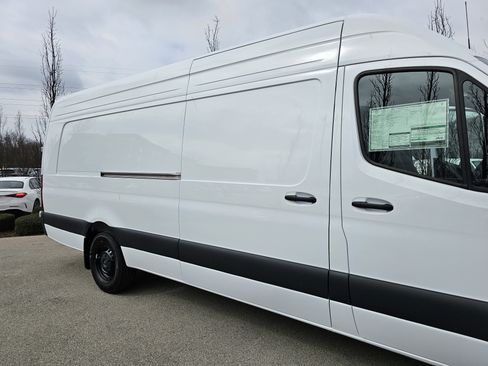New 2026 Mercedes-Benz Sprinter 2500 image 12