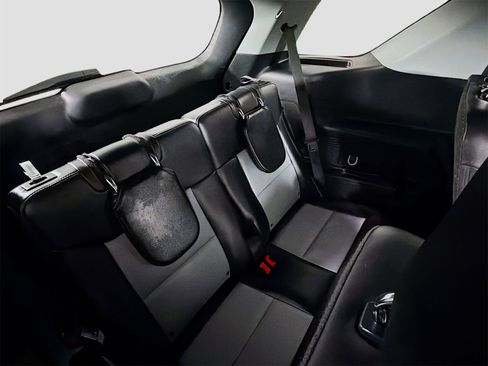 Used 2023 Ford Explorer XLT w/ Equipment Group 202A image 29