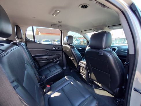 Used 2019 GMC Acadia SLT image 39