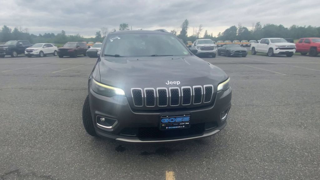Used 2019 Jeep Cherokee Limited AWD/4WD image 3