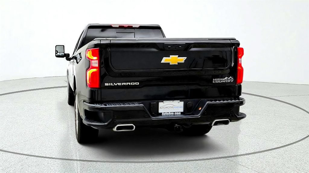 Used 2026 Chevrolet Silverado 1500 High Country w/ High Country Premium Package AWD/4WD image 6