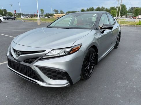 Used 2022 Toyota Camry XSE FWD image 6
