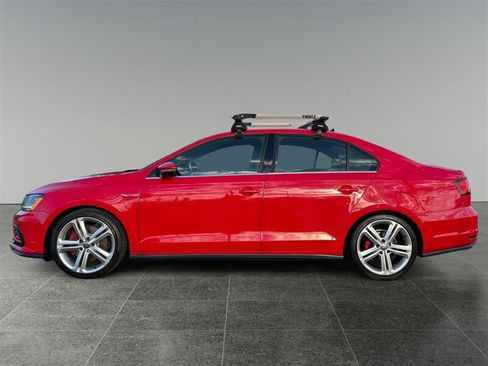 Used 2017 Volkswagen Jetta GLI FWD image 2