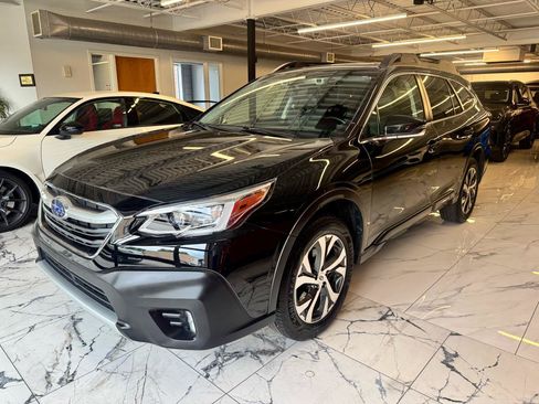 Used 2022 Subaru Outback Limited AWD/4WD image 3