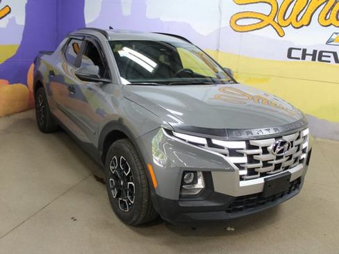 Used 2022 Hyundai Santa Cruz SEL w/ Activity Package AWD/4WD image 2