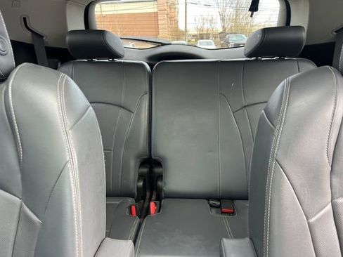 Used 2018 Buick Enclave Essence AWD/4WD image 20