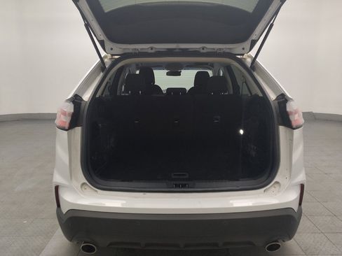 Used 2020 Ford Edge SE image 29