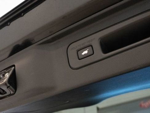 Used 2024 Honda Pilot Touring image 13