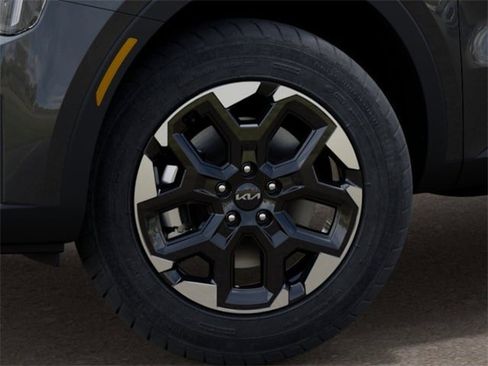 Certified 2024 Kia Sorento S w/ Panoramic Sunroof Package image 9