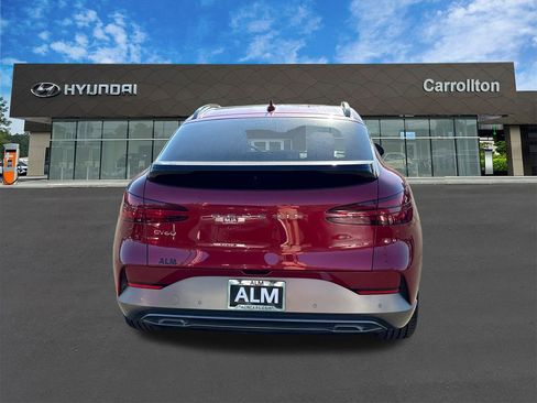 Used 2023 Genesis GV60 Advanced image 6