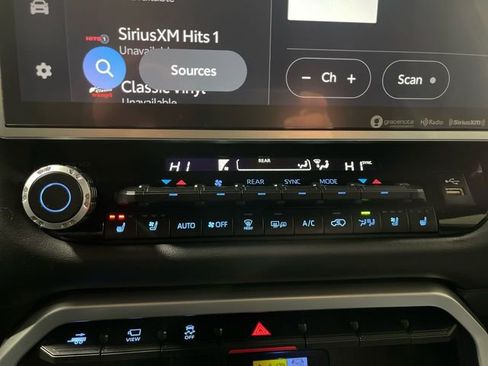 Used 2024 Toyota Sequoia Platinum AWD/4WD image 18