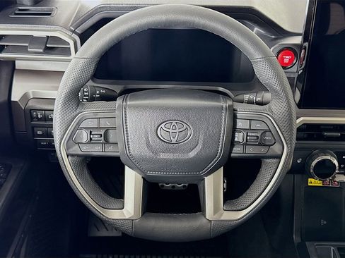 Certified 2025 Toyota Tacoma TRD Sport w/ TRD Sport Premium Package AWD/4WD image 4