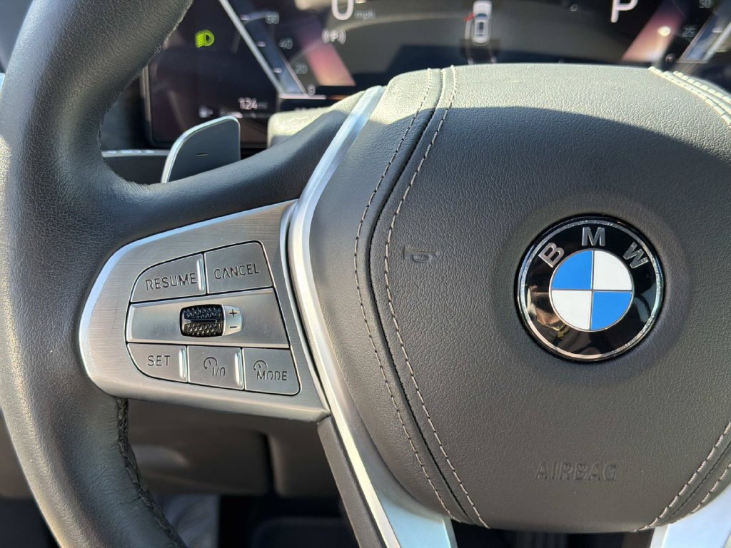 Used 2024 BMW X7 xDrive40i AWD/4WD image 23