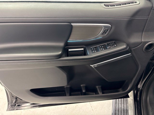 Used 2025 Ford Expedition Platinum AWD/4WD image 16