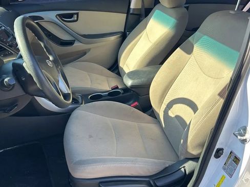 Used 2016 Hyundai Elantra SE image 17