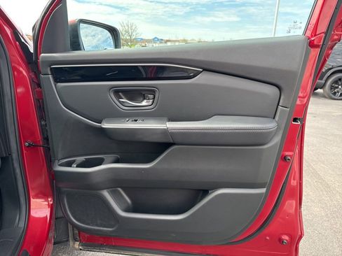 Certified 2025 Honda Pilot EX-L image 38