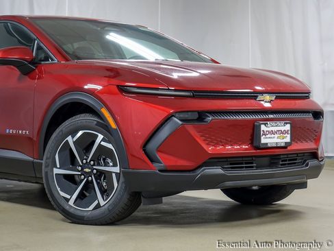 New 2026 Chevrolet Equinox EV LT image 3