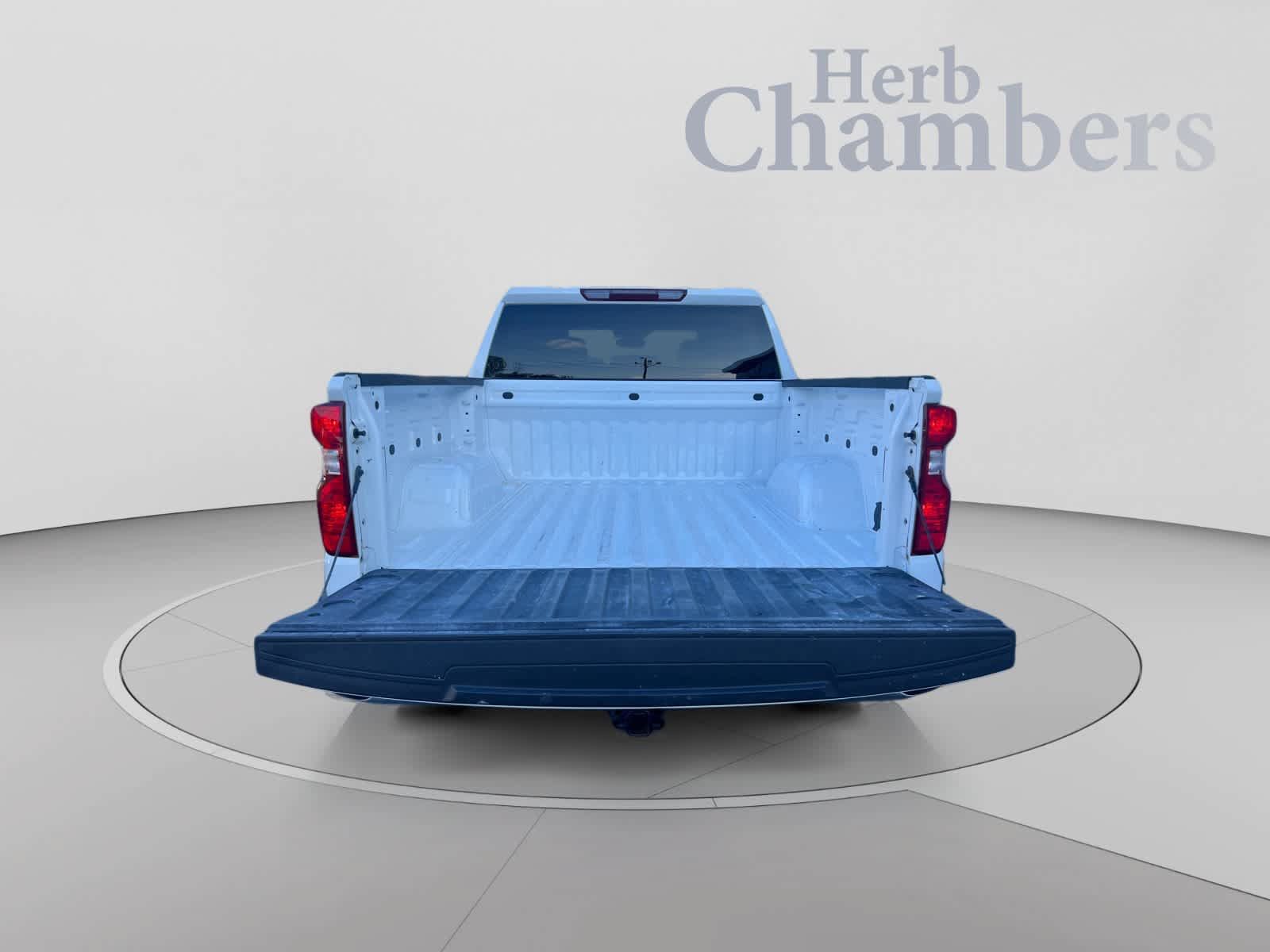 Used 2024 Chevrolet Silverado 1500 LT AWD/4WD image 7