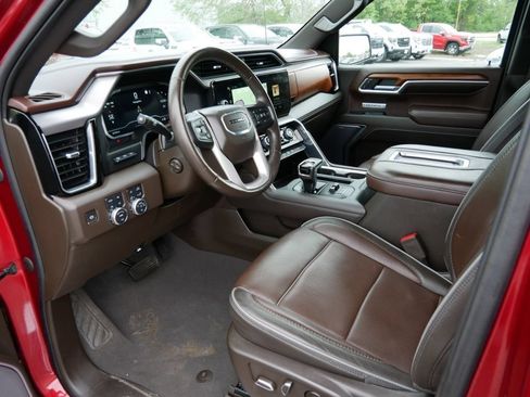 Used 2022 GMC Sierra 1500 Denali w/ Technology Package AWD/4WD image 15