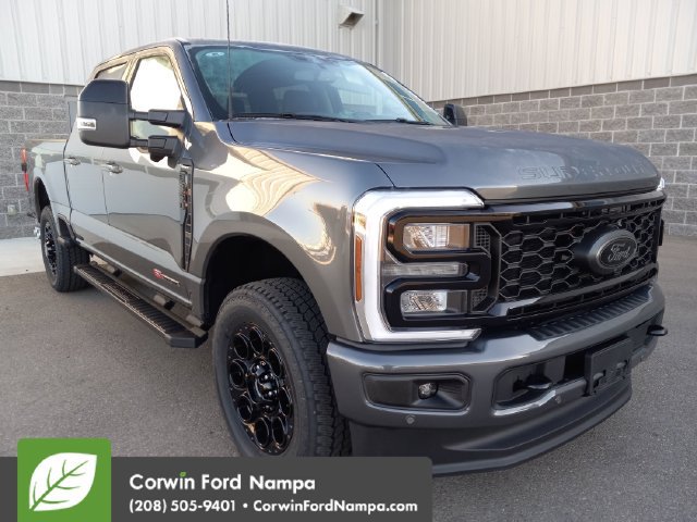 New 2026 Ford F350 Lariat w/ Black Appearance Package AWD/4WD 360° Tour