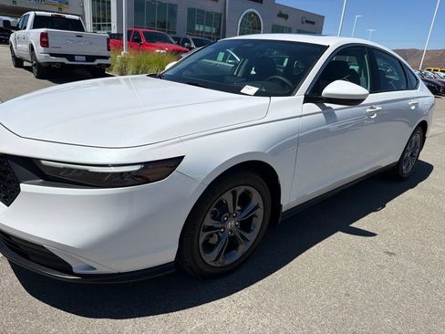 Used 2024 Honda Accord EX image 11
