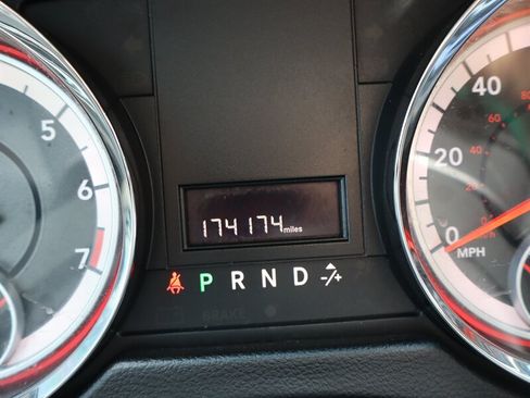 Used 2015 Dodge Grand Caravan SXT FWD image 25