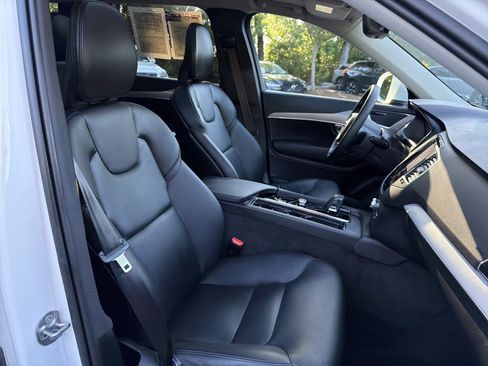 Certified 2025 Volvo XC90 B5 Core AWD/4WD image 35