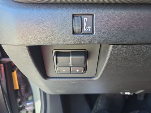 Used 2024 Chevrolet Colorado Z71 w/ Z71 Convenience Package 2 AWD/4WD image 22